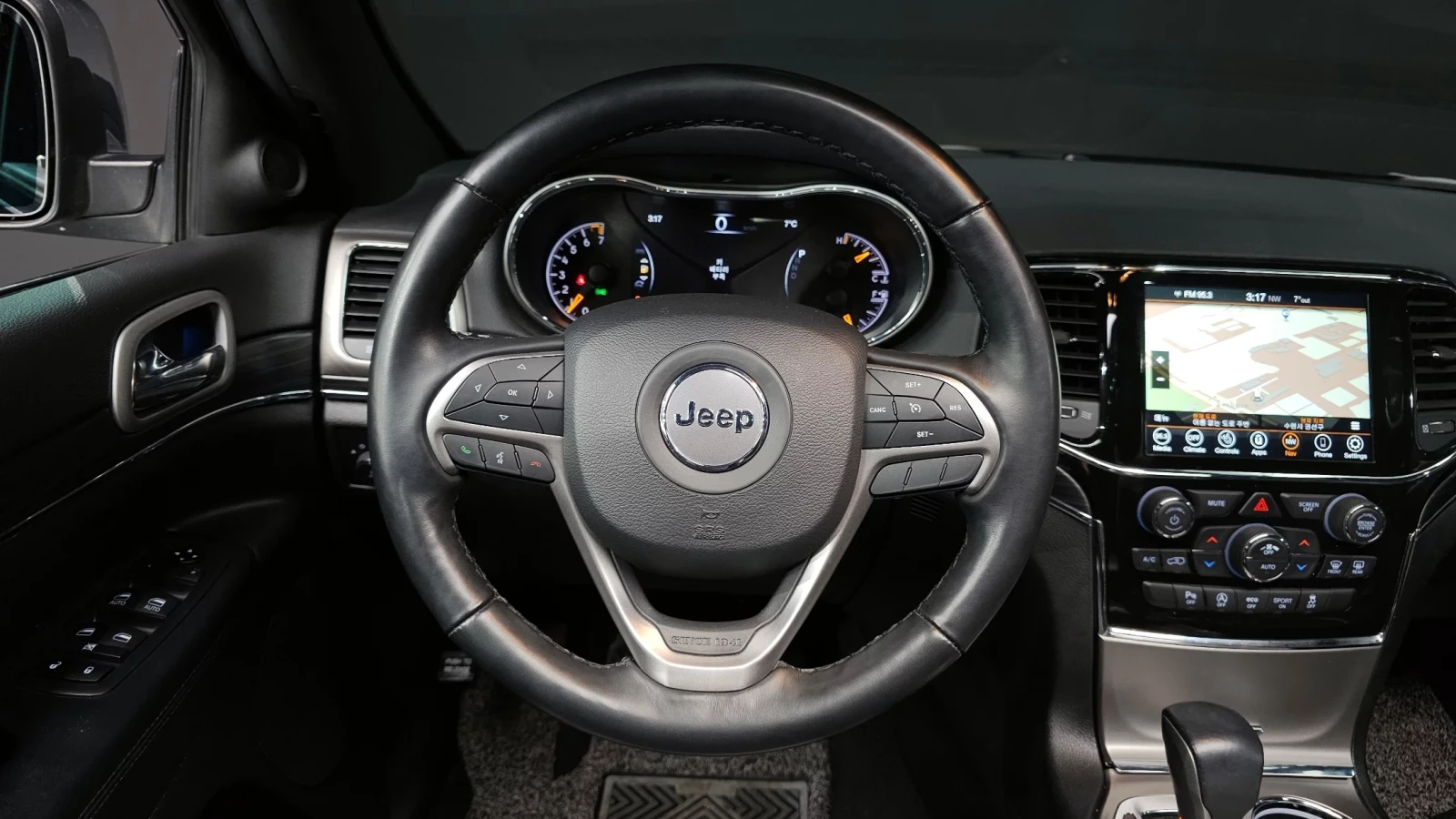 Jeep Grand cherokee 3.6 limited, снимка 9 - Автомобили и джипове - 54428519