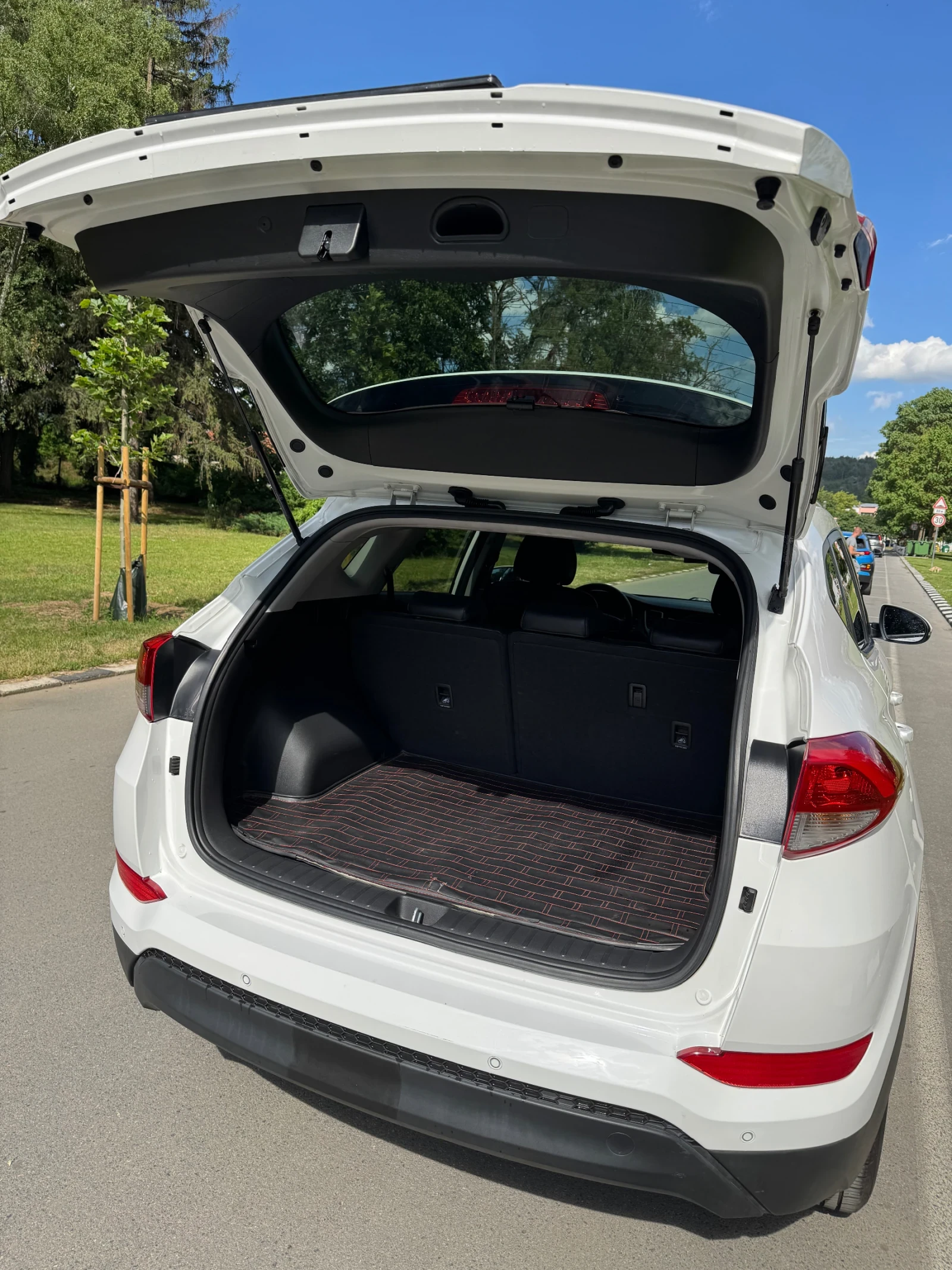 Hyundai Tucson 1.7 CRDI | Внос от Корея | 111 000 км | Перфектна, снимка 13 - Автомобили и джипове - 54828305