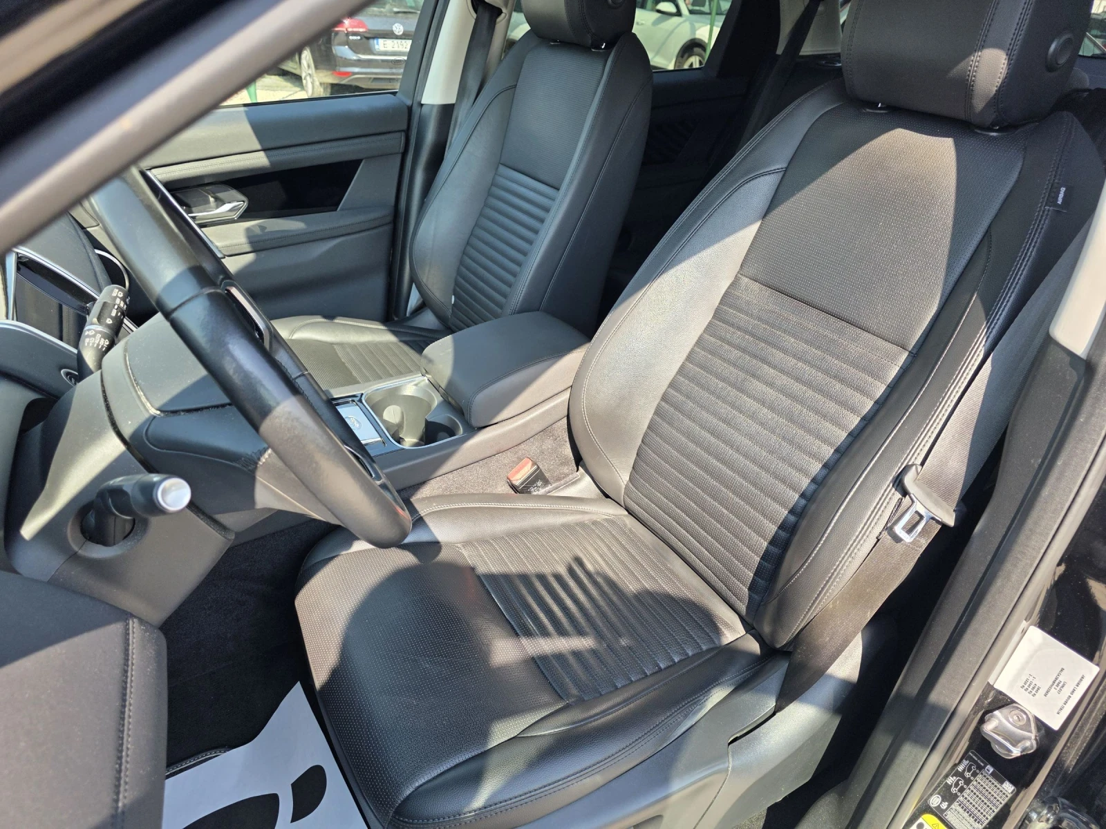 Land Rover Discovery Sport 2.0D Лизинг, снимка 12 - Автомобили и джипове - 55586705