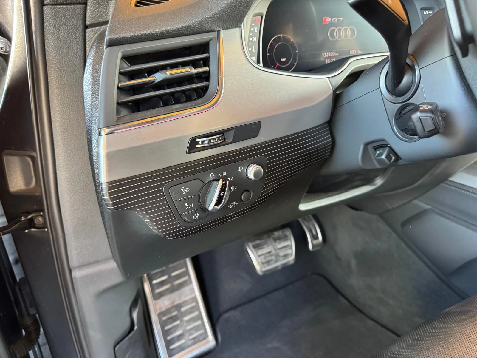 Audi SQ7, снимка 12 - Автомобили и джипове - 56072298