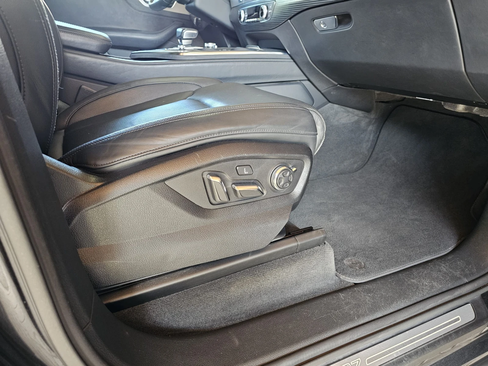 Audi SQ7, снимка 16 - Автомобили и джипове - 56072298