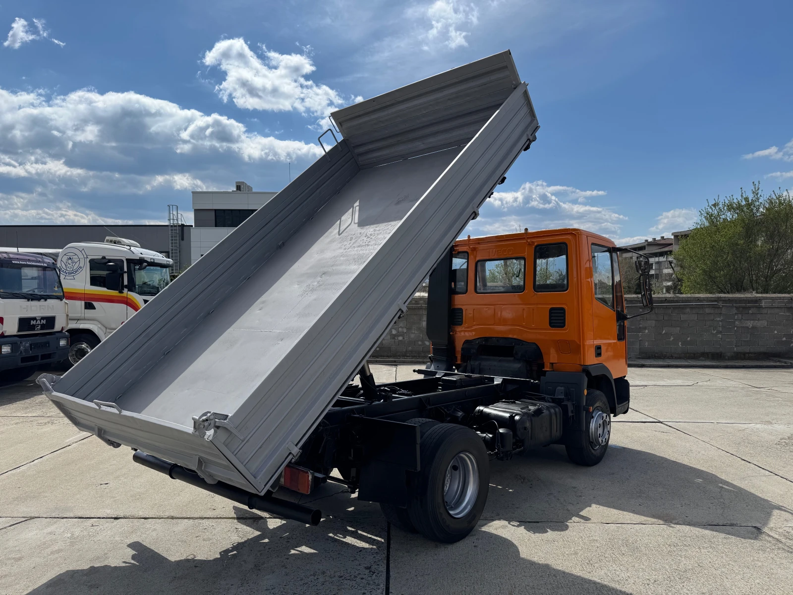 Iveco Eurocargo 80e15 , тристранен самосвал , 3.90м - изображение 5