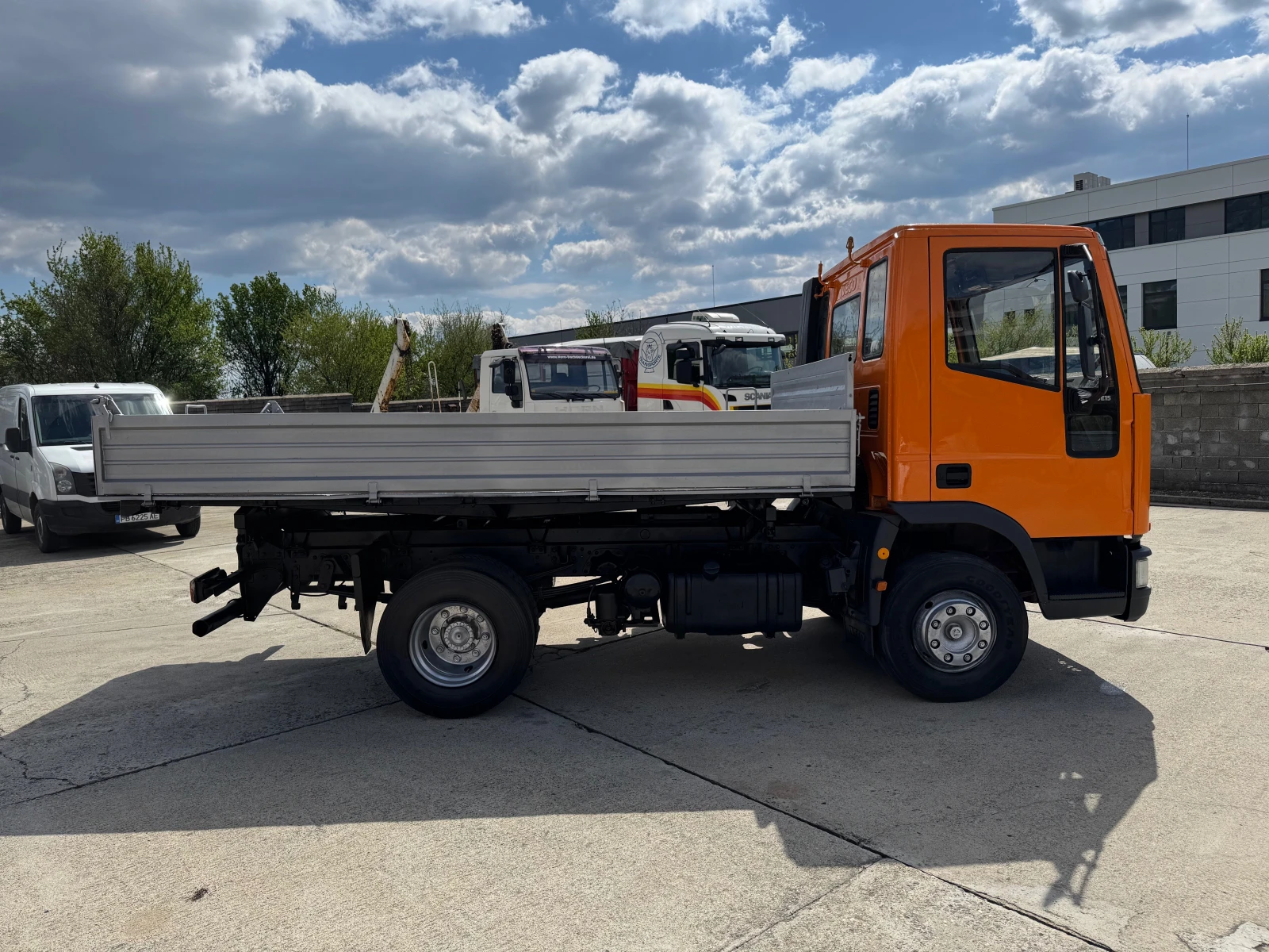 Iveco Eurocargo 80e15 , тристранен самосвал , 3.90м - изображение 9