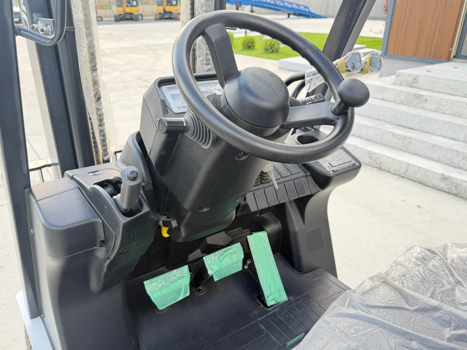 Мотокар UniCarriers Mitsubishi Logisnext / ЧИСТО НОВ / ПРОМОЦИЯ !, снимка 11 - Индустриална техника - 53631979