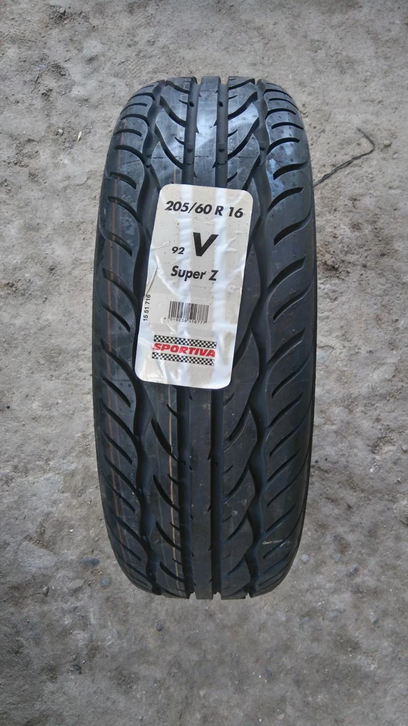 Гуми Летни 205/60R16, снимка 1 - Гуми и джанти - 45864029