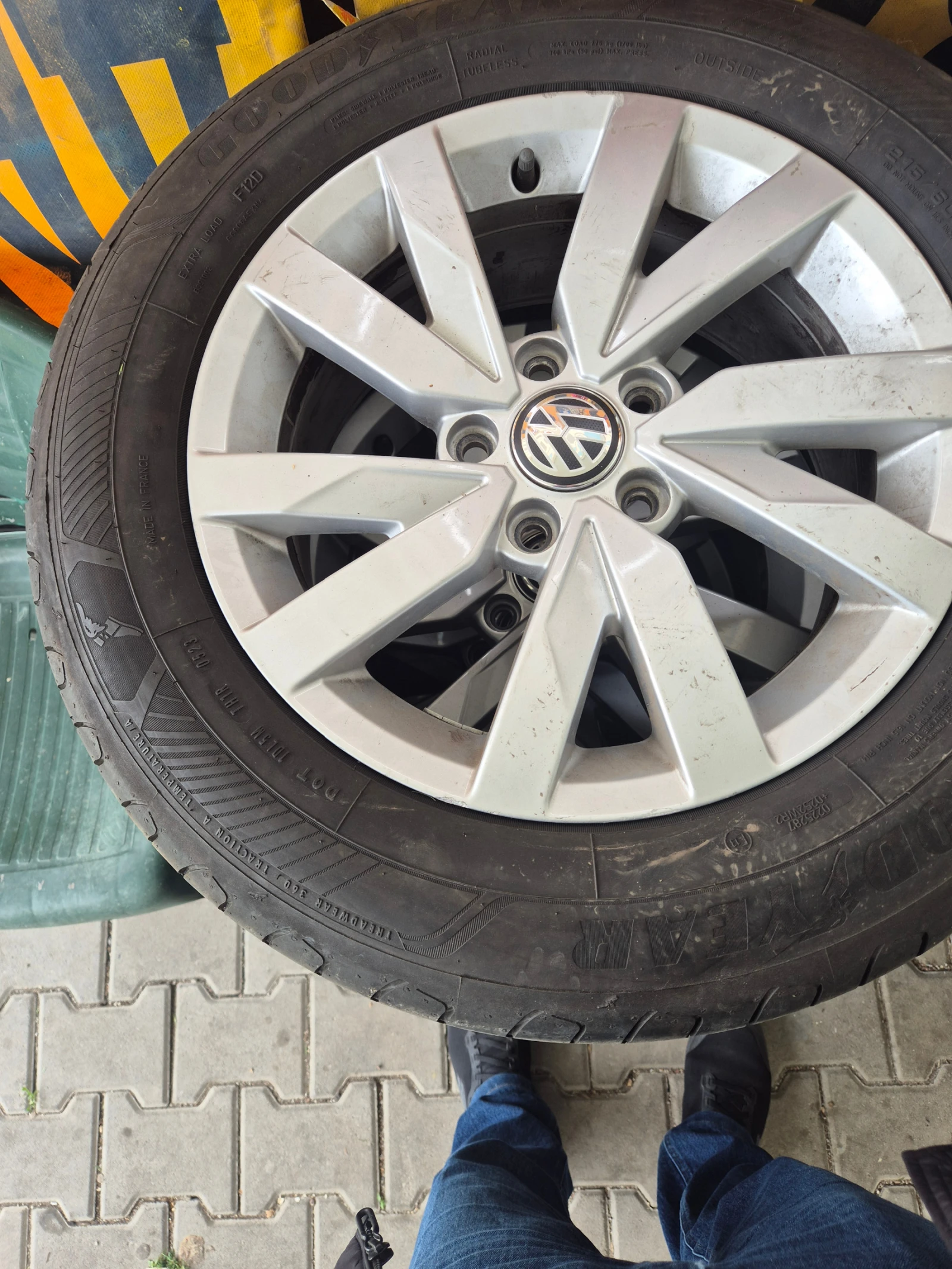 Гуми с джанти Goodyear 215/60R16, снимка 5 - Гуми и джанти - 54381301