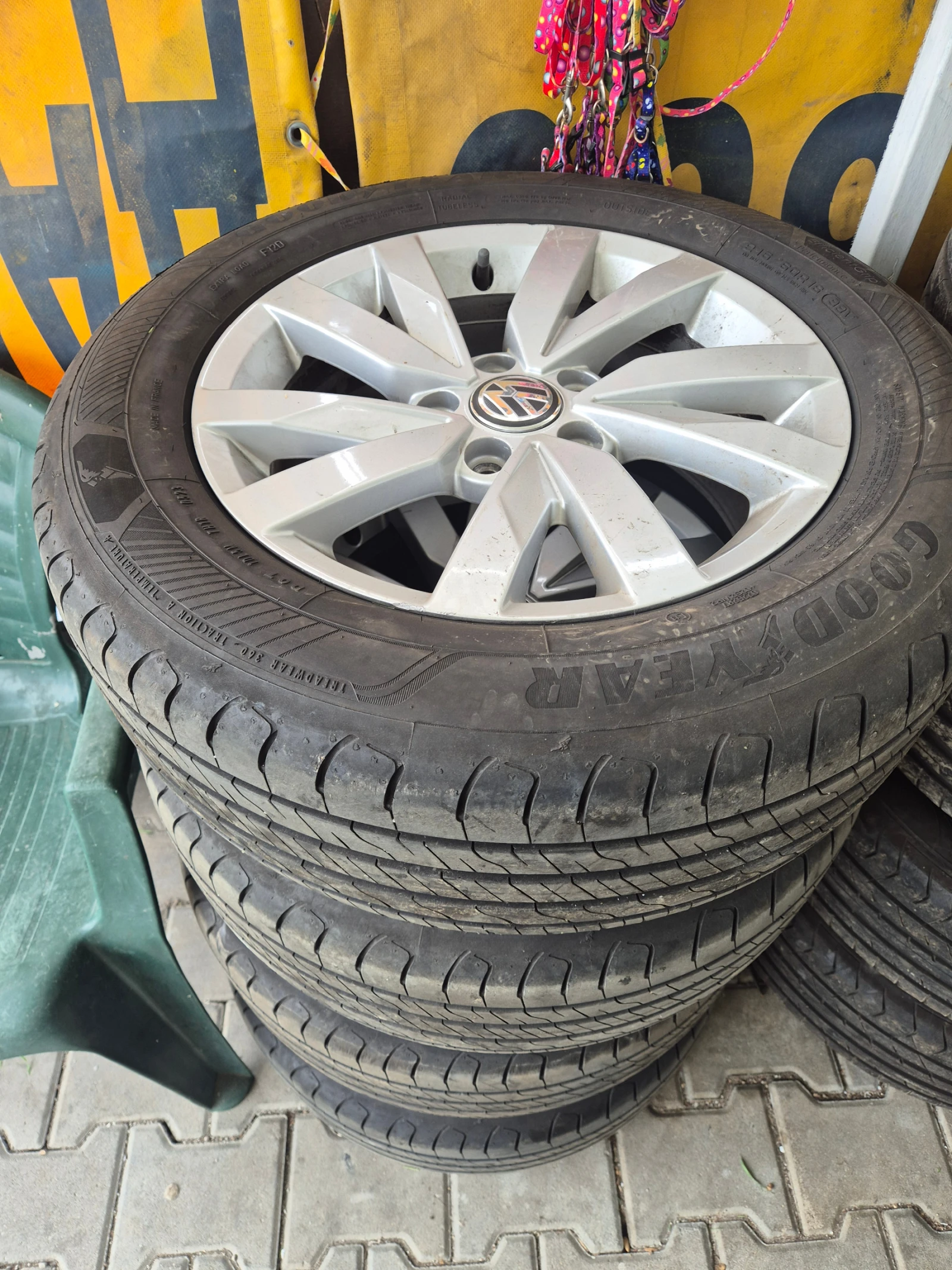 Гуми с джанти Goodyear 215/60R16, снимка 4 - Гуми и джанти - 54381301