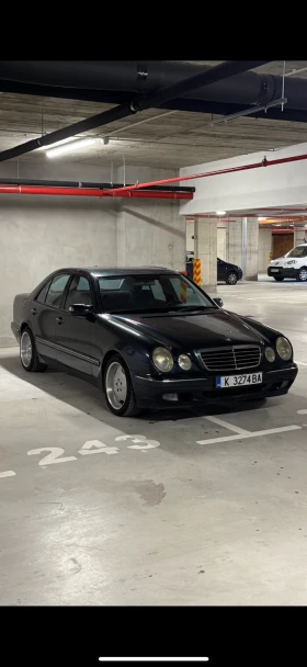  Mercedes-Benz E 270