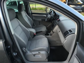 VW Touran 2.0TDI-140кс-6 скорости-7места-НАВИ-КЛИМА-КСЕНОН-, снимка 16