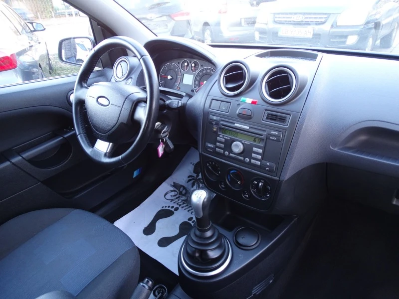 Ford Fiesta 1.4 D - 68 k.s., снимка 9 - Автомобили и джипове - 42878926