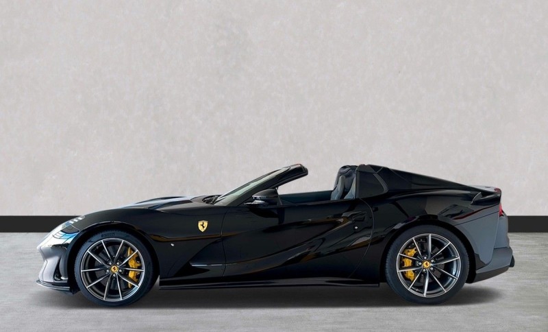 Ferrari 812 GTS = Carbon Interior & Exterior= Гаранция, снимка 5 - Автомобили и джипове - 46446941
