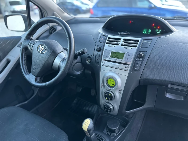 Toyota Yaris, снимка 6 - Автомобили и джипове - 48104529