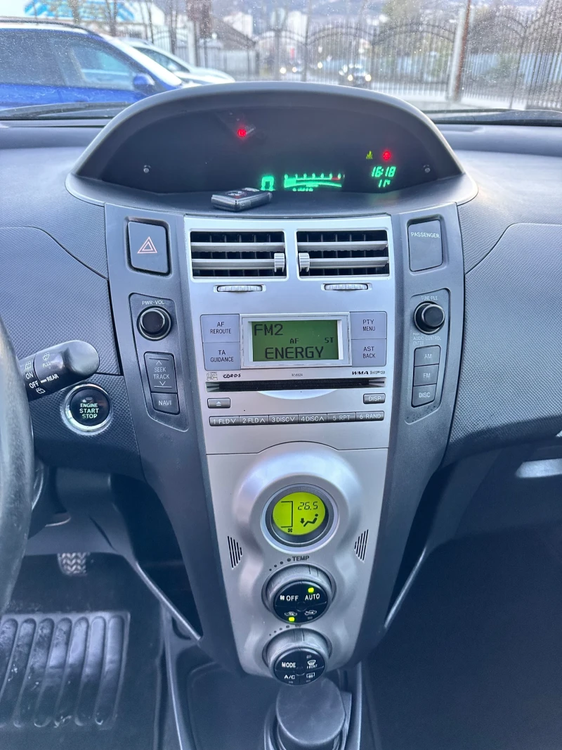 Toyota Yaris, снимка 9 - Автомобили и джипове - 48104529