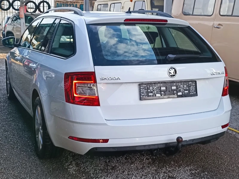 Skoda Octavia 2.0TDI AUTOMATIC , снимка 4 - Автомобили и джипове - 48449908