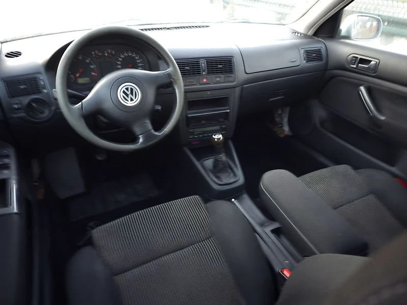 VW Golf 2.3 V5 4x4 6скорости, снимка 5 - Автомобили и джипове - 49067063