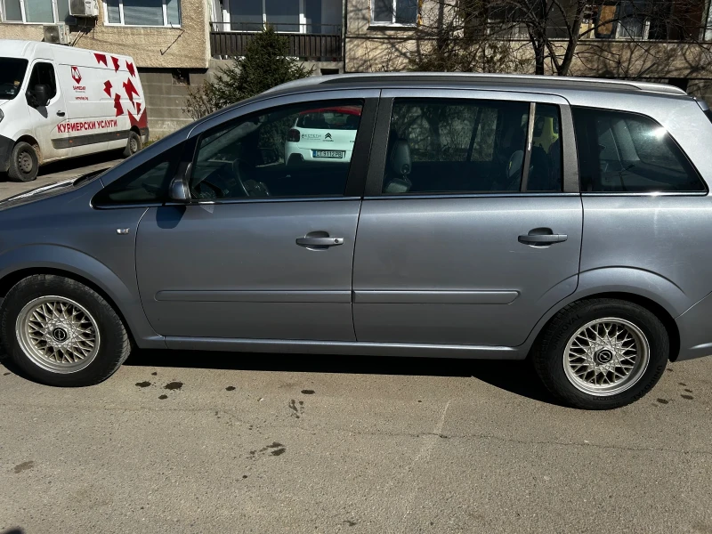 Opel Zafira 1.6 ГАЗ, снимка 2 - Автомобили и джипове - 49456372