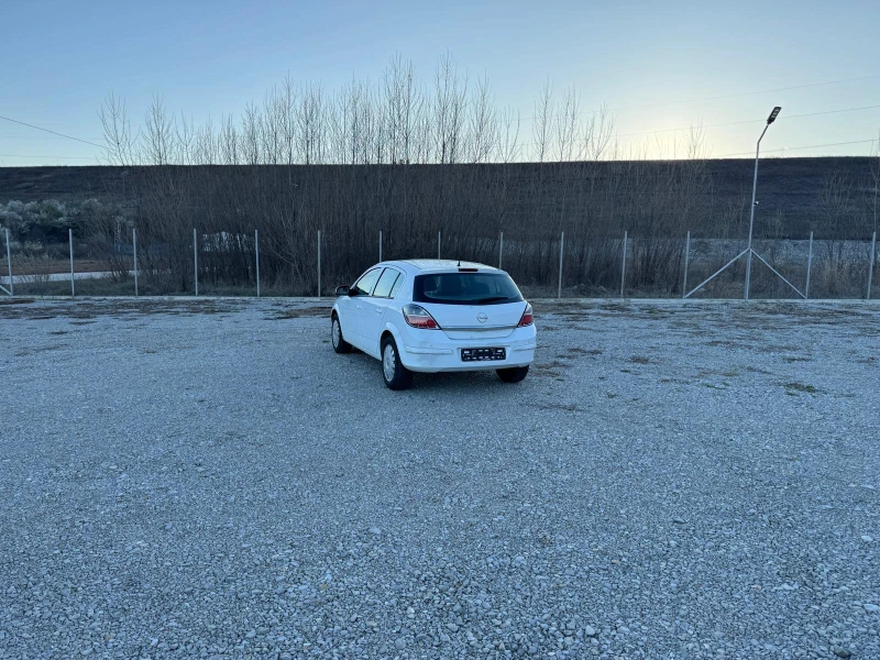 Opel Astra 1.7 CDTi, снимка 4 - Автомобили и джипове - 49591176