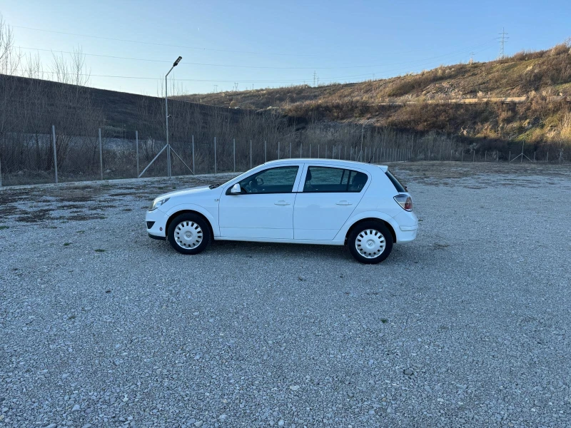 Opel Astra 1.7 CDTi, снимка 7 - Автомобили и джипове - 49591176