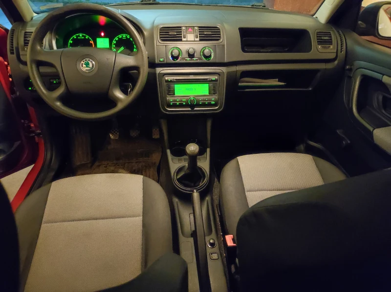 Skoda Fabia, снимка 12 - Автомобили и джипове - 52519974