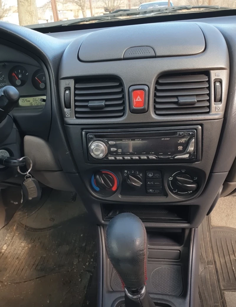 Nissan Almera, снимка 3 - Автомобили и джипове - 52310788