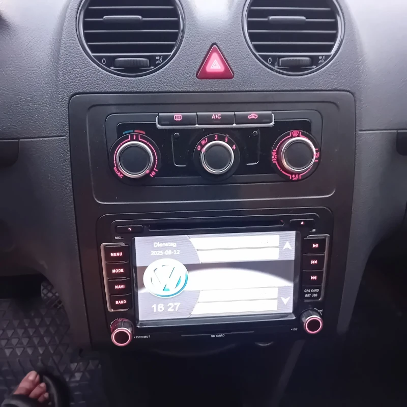 VW Caddy 2.0 тди 140 кс.5 места , снимка 5 - Автомобили и джипове - 52321535