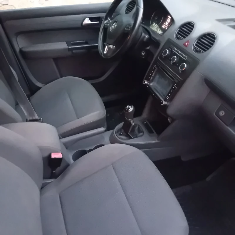 VW Caddy 2.0 тди 140 кс.5 места , снимка 9 - Автомобили и джипове - 52321535