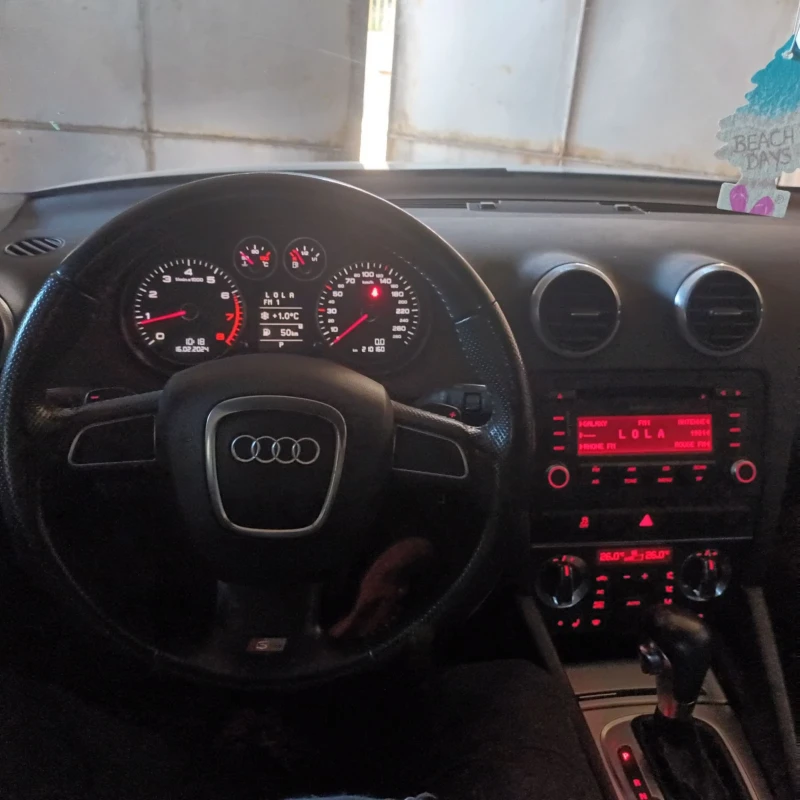Audi A3 1.8TFSI ОБСЛУЖЕНА!, снимка 12 - Автомобили и джипове - 52680914