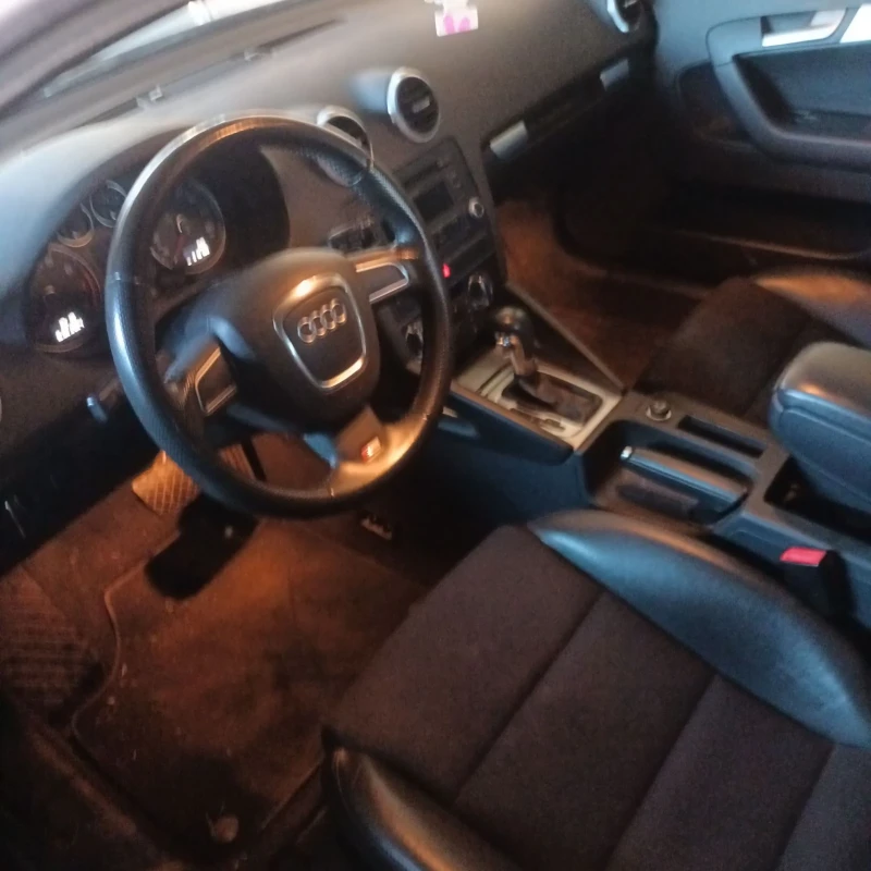 Audi A3 1.8TFSI ОБСЛУЖЕНА!, снимка 11 - Автомобили и джипове - 52680914