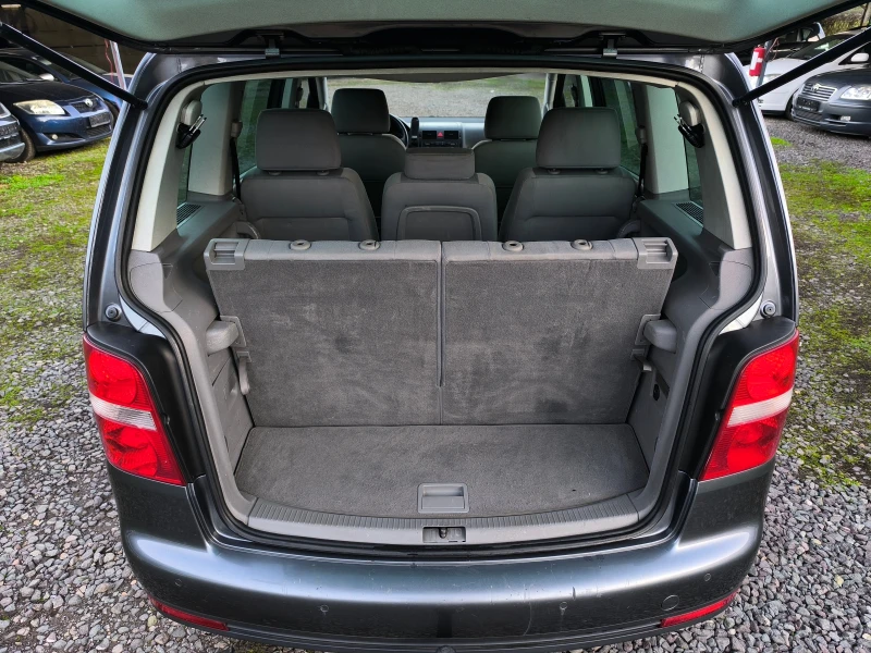 VW Touran 2.0TDI-140кс-6 скорости-7места-НАВИ-КЛИМА-КСЕНОН-, снимка 13 - Автомобили и джипове - 52727225