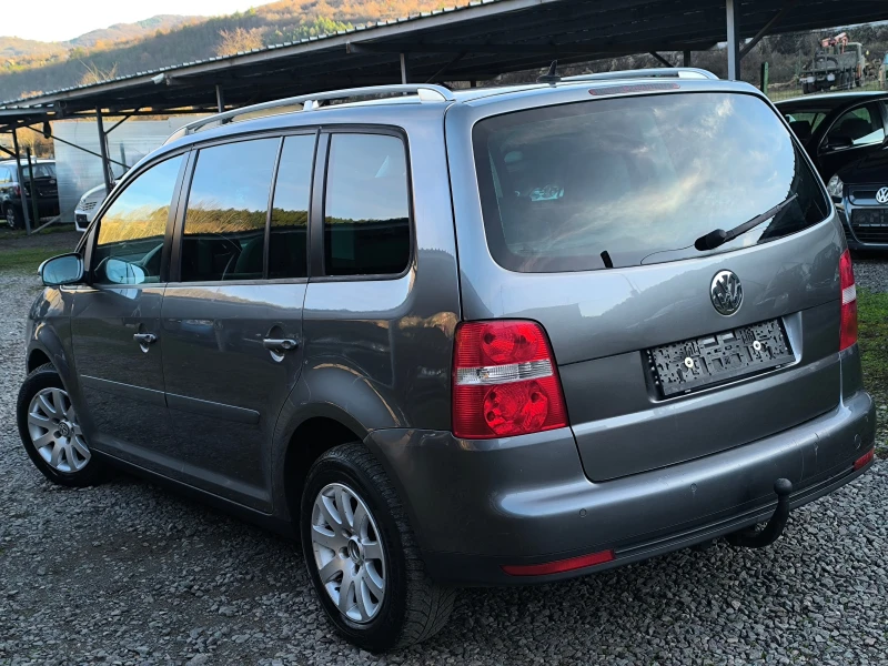 VW Touran 2.0TDI-140кс-6 скорости-7места-НАВИ-КЛИМА-КСЕНОН-, снимка 5 - Автомобили и джипове - 52727225