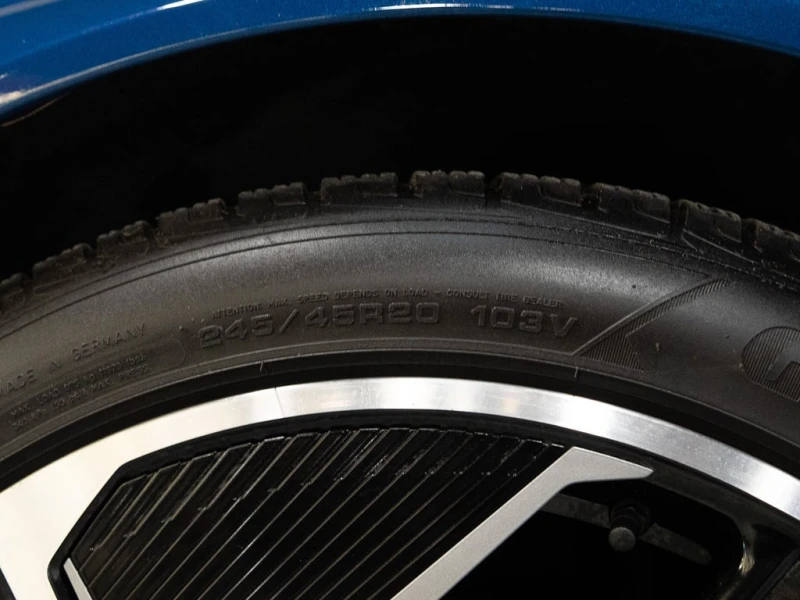 Audi E-Tron GT * QUATTRO | PREMIUM PKG | BLACK OPTICS | 20 IN * C, снимка 11 - Автомобили и джипове - 53000789