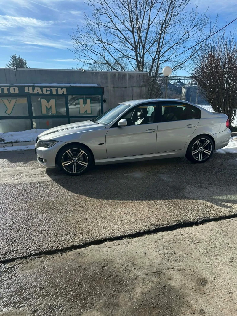 BMW 320 2.0i, снимка 3 - Автомобили и джипове - 53141358