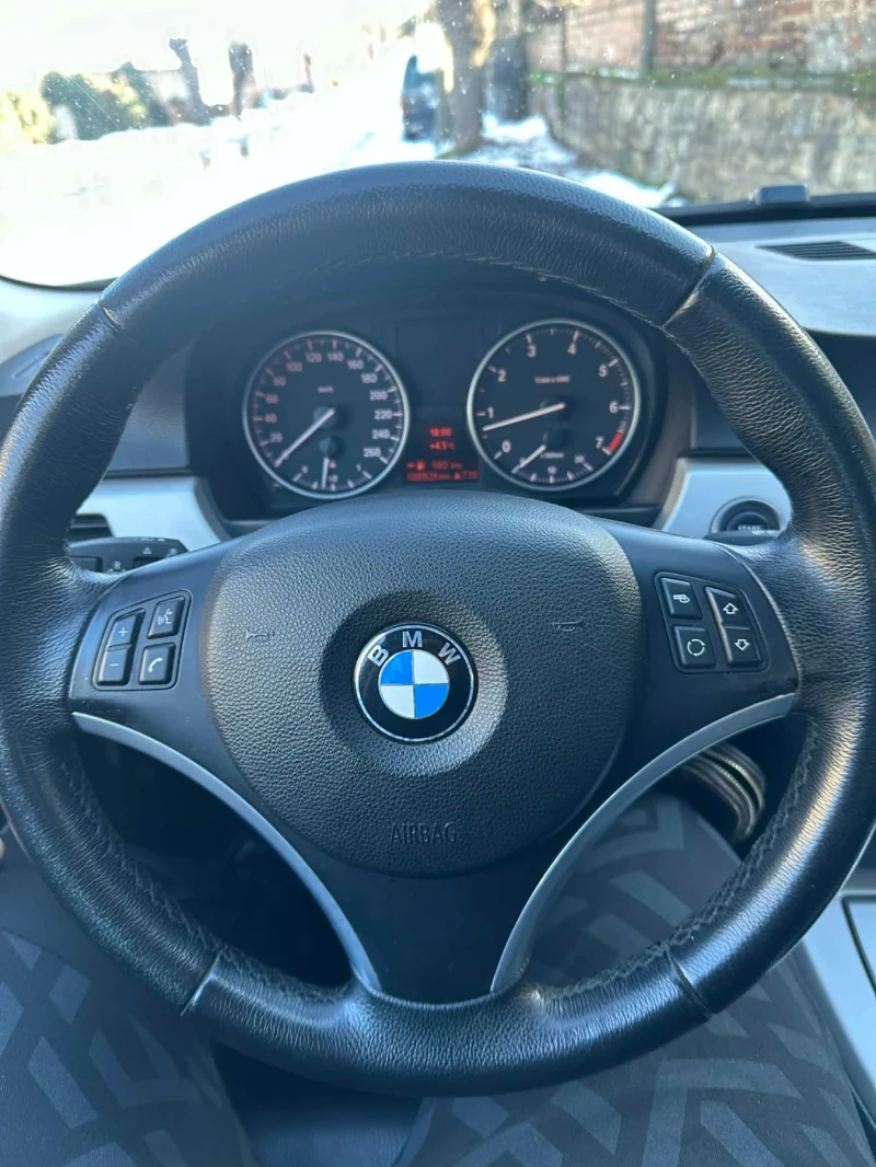 BMW 320 2.0i, снимка 11 - Автомобили и джипове - 53141358