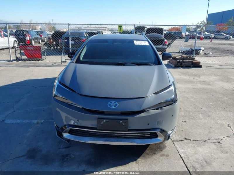 Toyota Prius 2.0L I-4 DI, DOHC, VVT, 150HP Front Wheel Drive, снимка 4 - Автомобили и джипове - 53342747