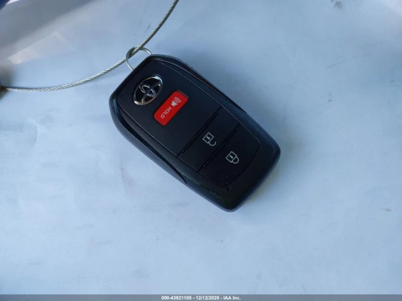 Toyota Prius 2.0L I-4 DI, DOHC, VVT, 150HP Front Wheel Drive, снимка 3 - Автомобили и джипове - 53342747