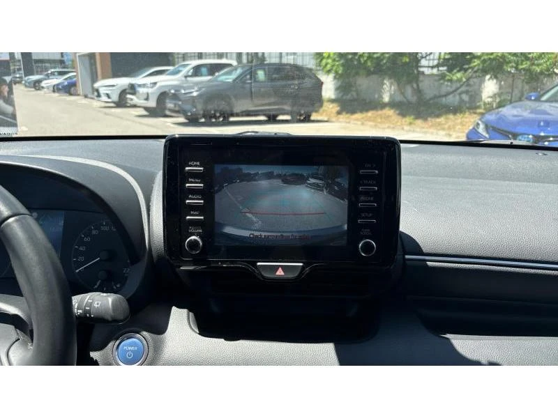 Toyota Yaris 1.5HSD DYNAMIC, снимка 15 - Автомобили и джипове - 55059511