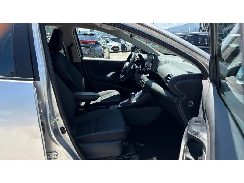 Toyota Yaris 1.5HSD DYNAMIC, снимка 6 - Автомобили и джипове - 55059511