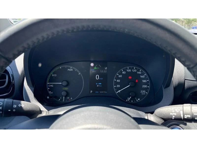 Toyota Yaris 1.5HSD DYNAMIC, снимка 14 - Автомобили и джипове - 55059511