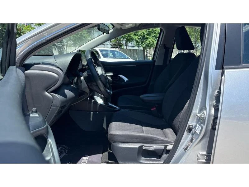 Toyota Yaris 1.5HSD DYNAMIC, снимка 12 - Автомобили и джипове - 55059511