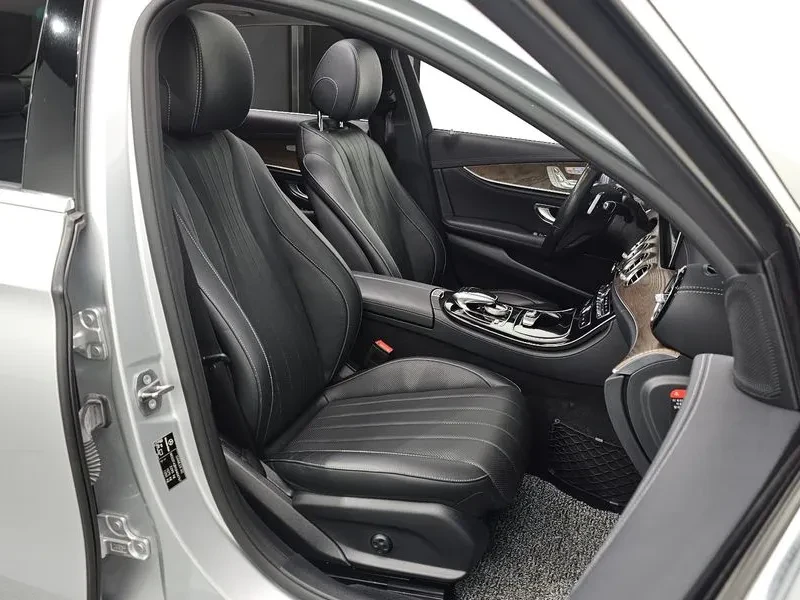 Mercedes-Benz E 300 Exclusive, снимка 12 - Автомобили и джипове - 55137116