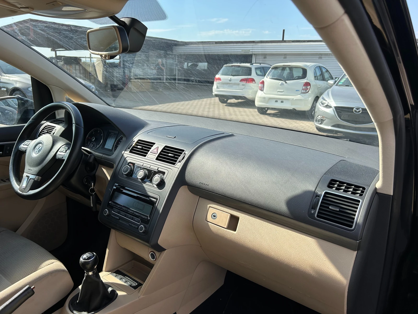 VW Touran 1.6TDI EURO 5 - изображение 10