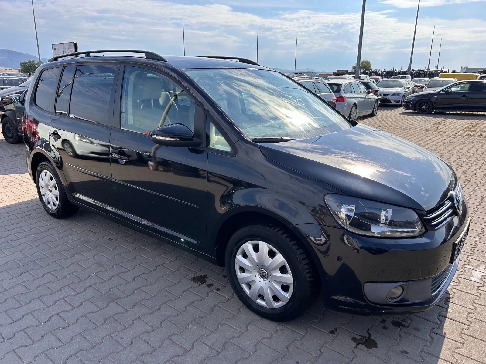 VW Touran 1.6TDI EURO 5 - изображение 4