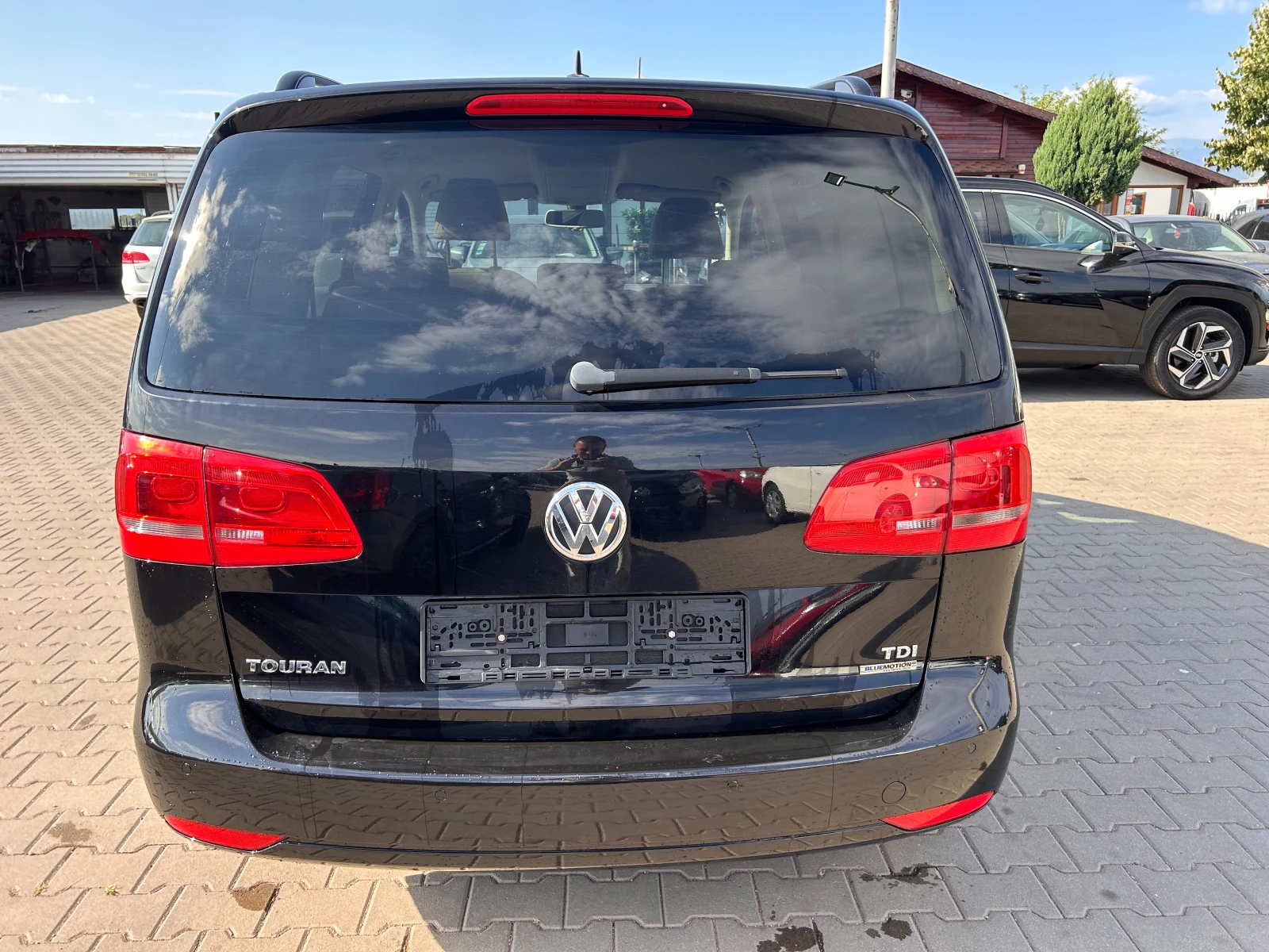 VW Touran 1.6TDI EURO 5 - изображение 7