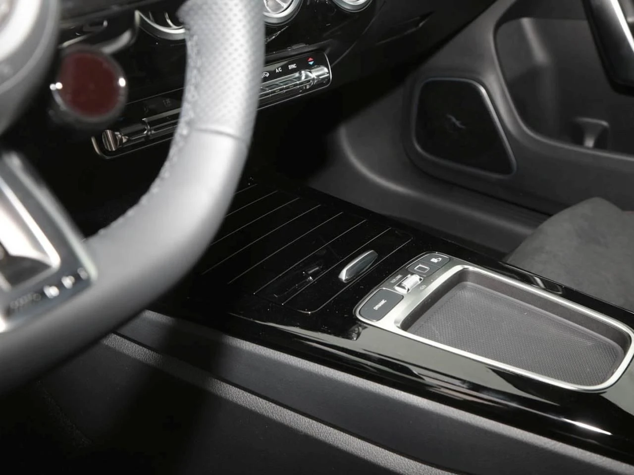 Mercedes-Benz CLA 35 AMG 4MATIC NIGHT PANO NAVI HEAD UP 360 CAMERA  | Mobile.bg   11