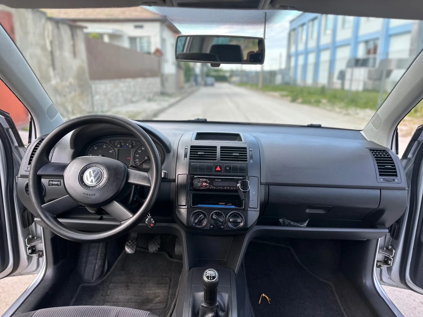 VW Polo Продава се Vw polo 1.4tdi с работещ климатик  - изображение 10