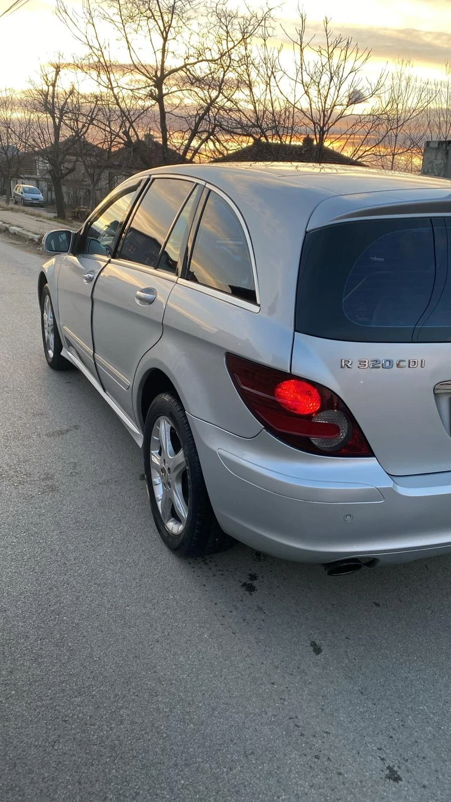 Mercedes-Benz R 320 3.2 - изображение 2