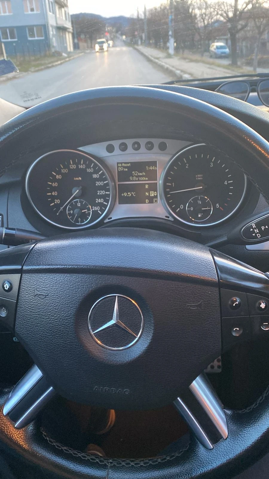 Mercedes-Benz R 320 3.2 - изображение 4