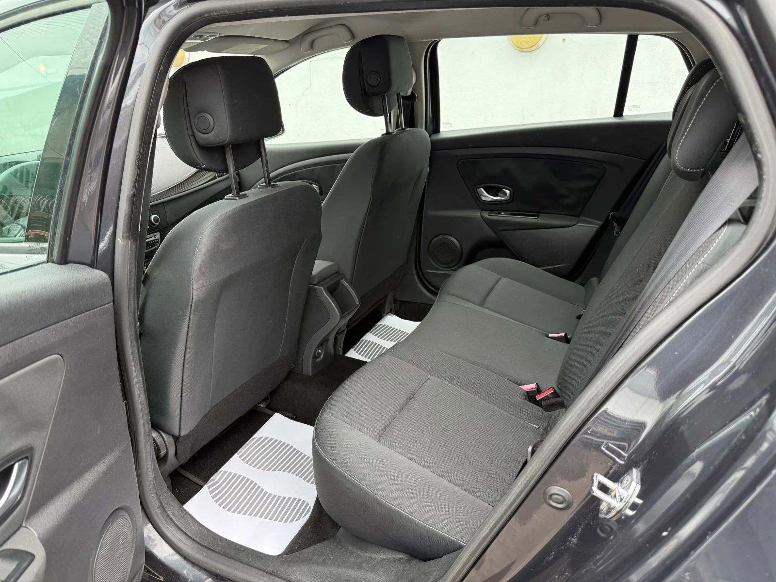 Renault Megane 1.5DCI 110HP NAVI  | Mobile.bg — изображение 15