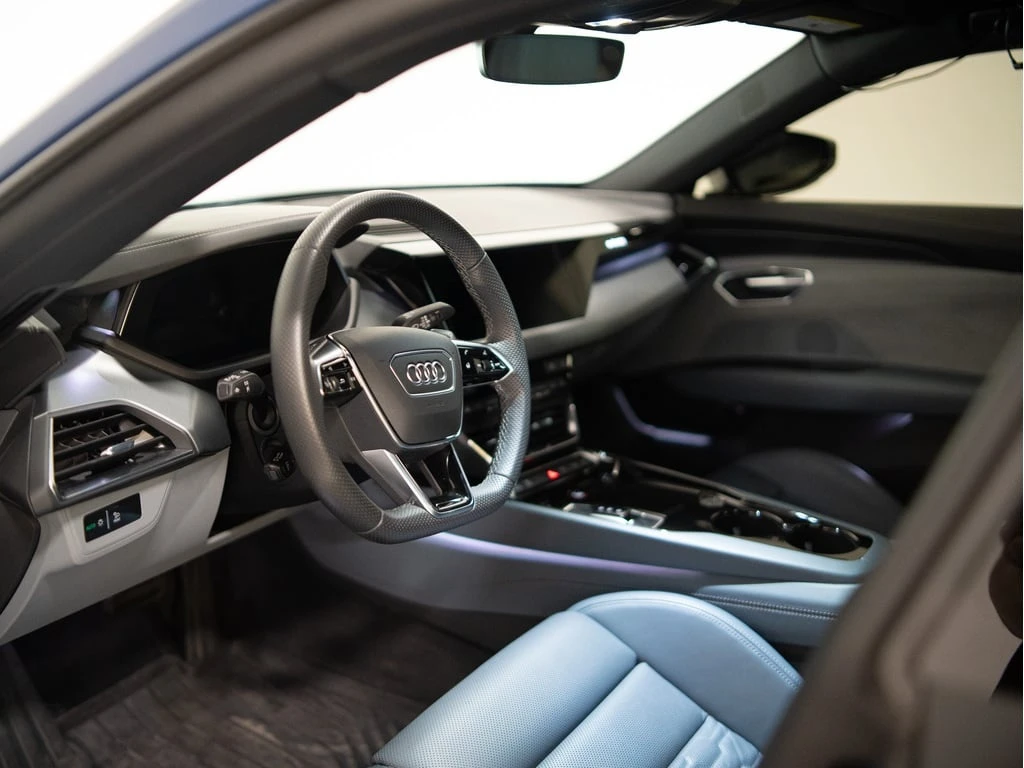 Audi E-Tron GT * QUATTRO | PREMIUM PKG | BLACK OPTICS | 20 IN * C | Mobile.bg � ����������� 15