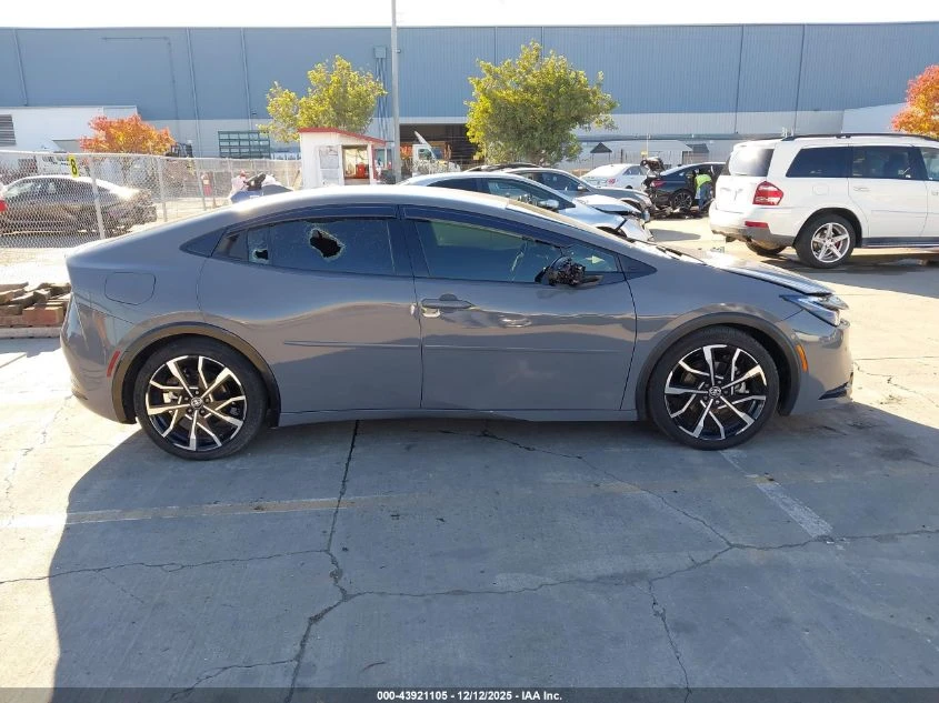 Toyota Prius 2.0L I-4 DI, DOHC, VVT, 150HP Front Wheel Drive | Mobile.bg � ����������� 5